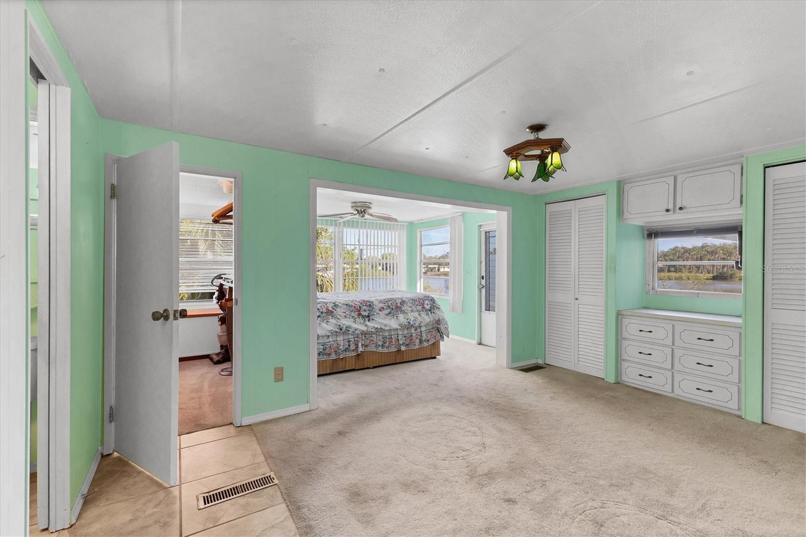 1224 41ST AVENUE DR E