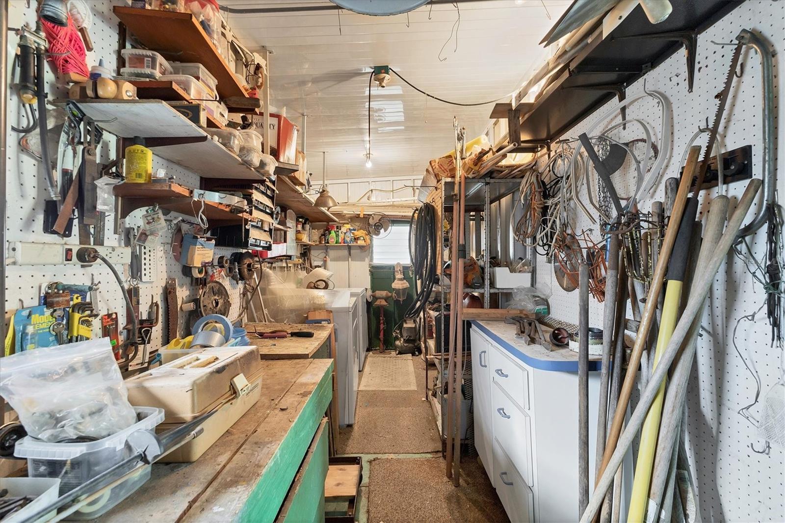 1224 41ST AVENUE DR E