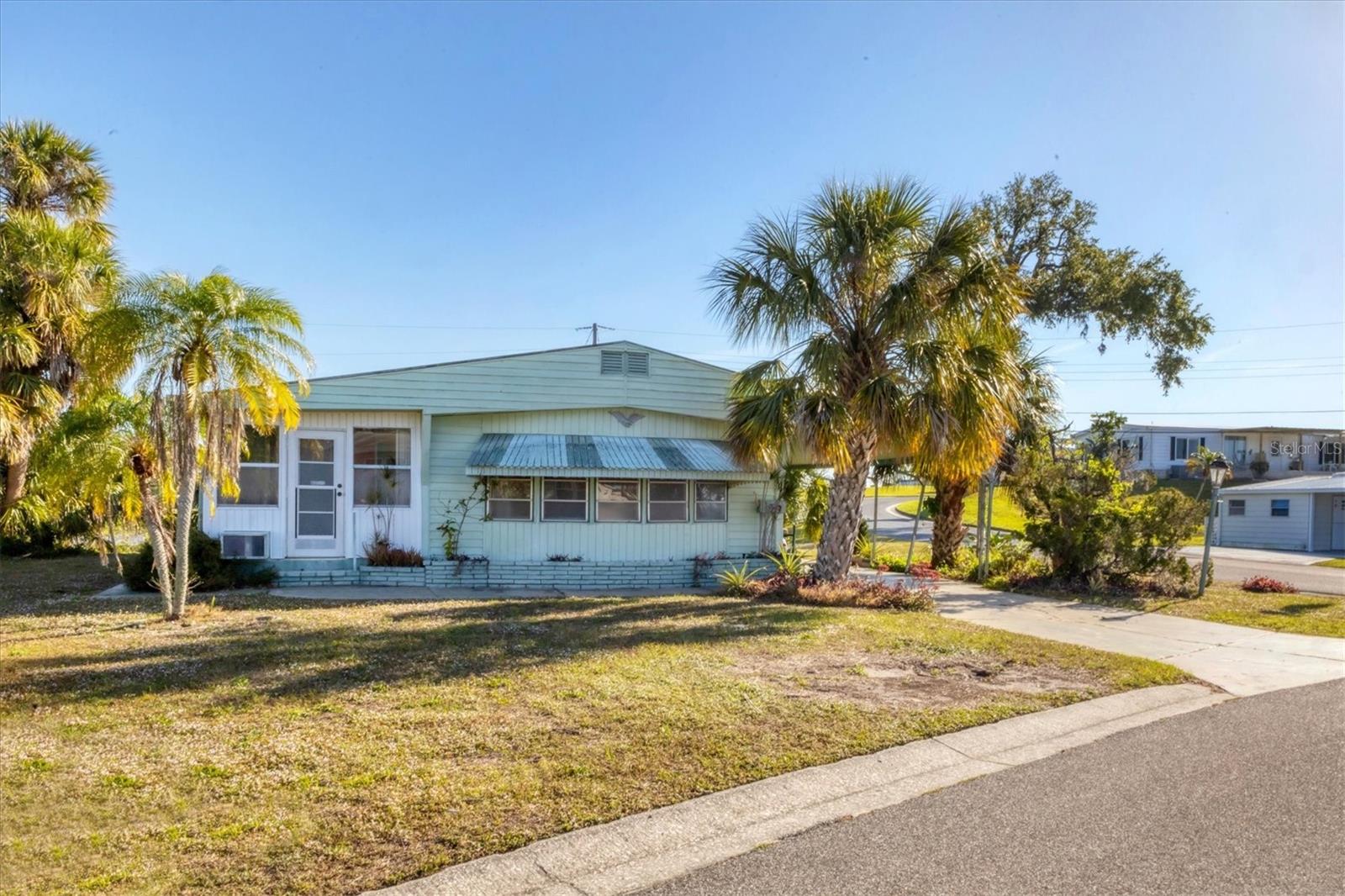 1224 41ST AVENUE DR E