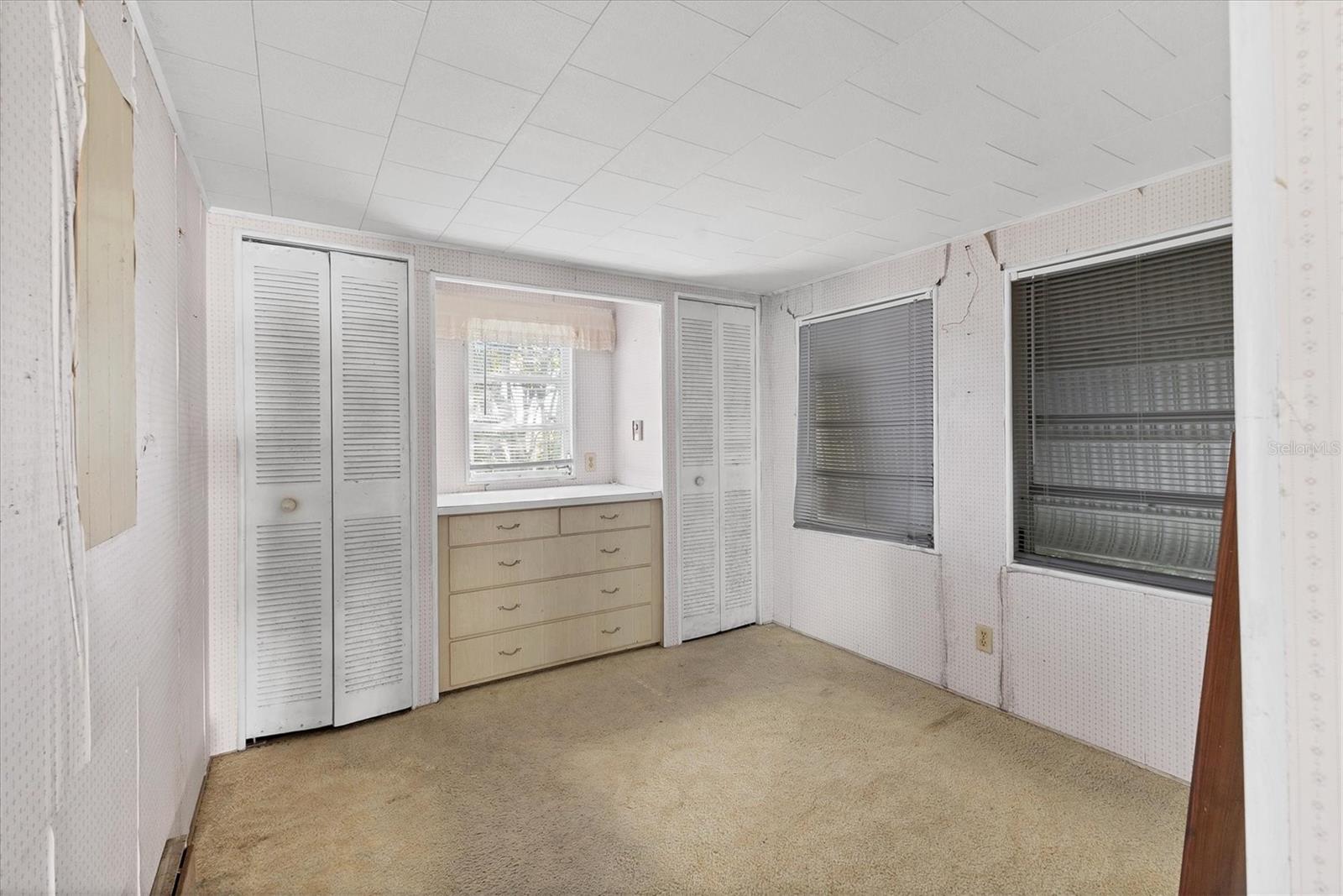 1224 41ST AVENUE DR E