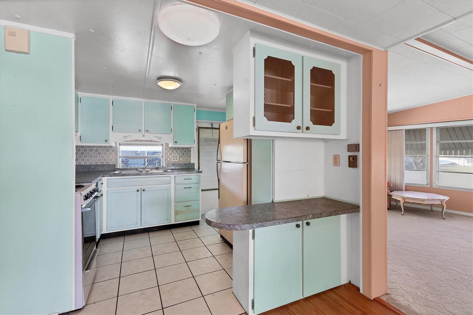 1224 41ST AVENUE DR E