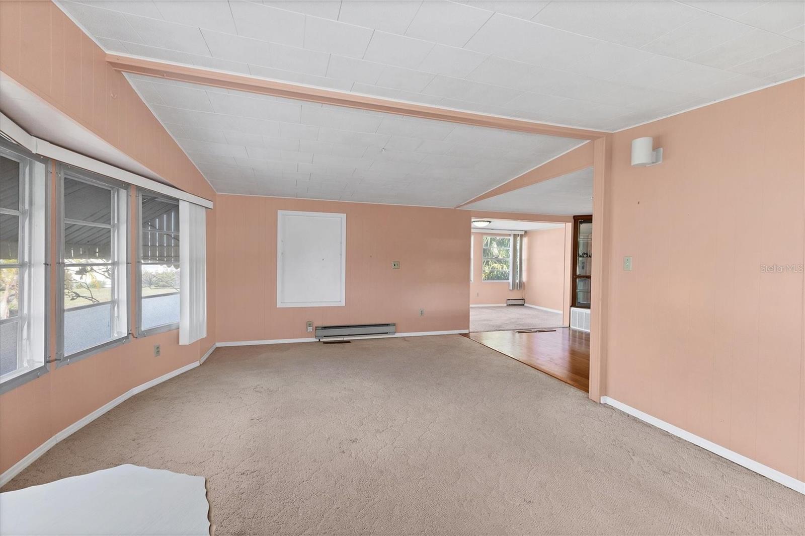 1224 41ST AVENUE DR E