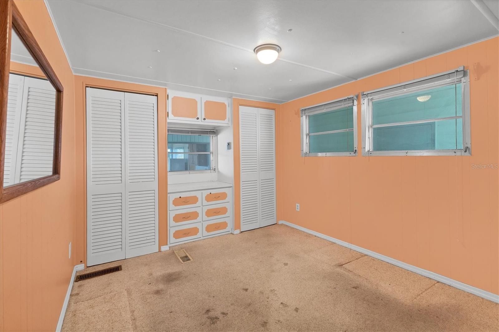 1224 41ST AVENUE DR E