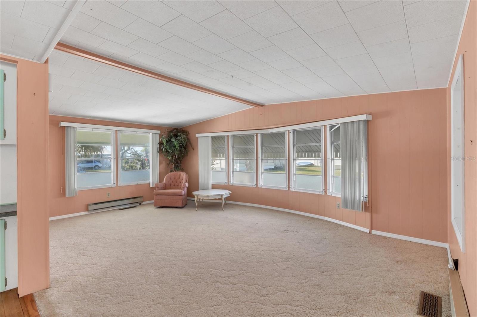 1224 41ST AVENUE DR E