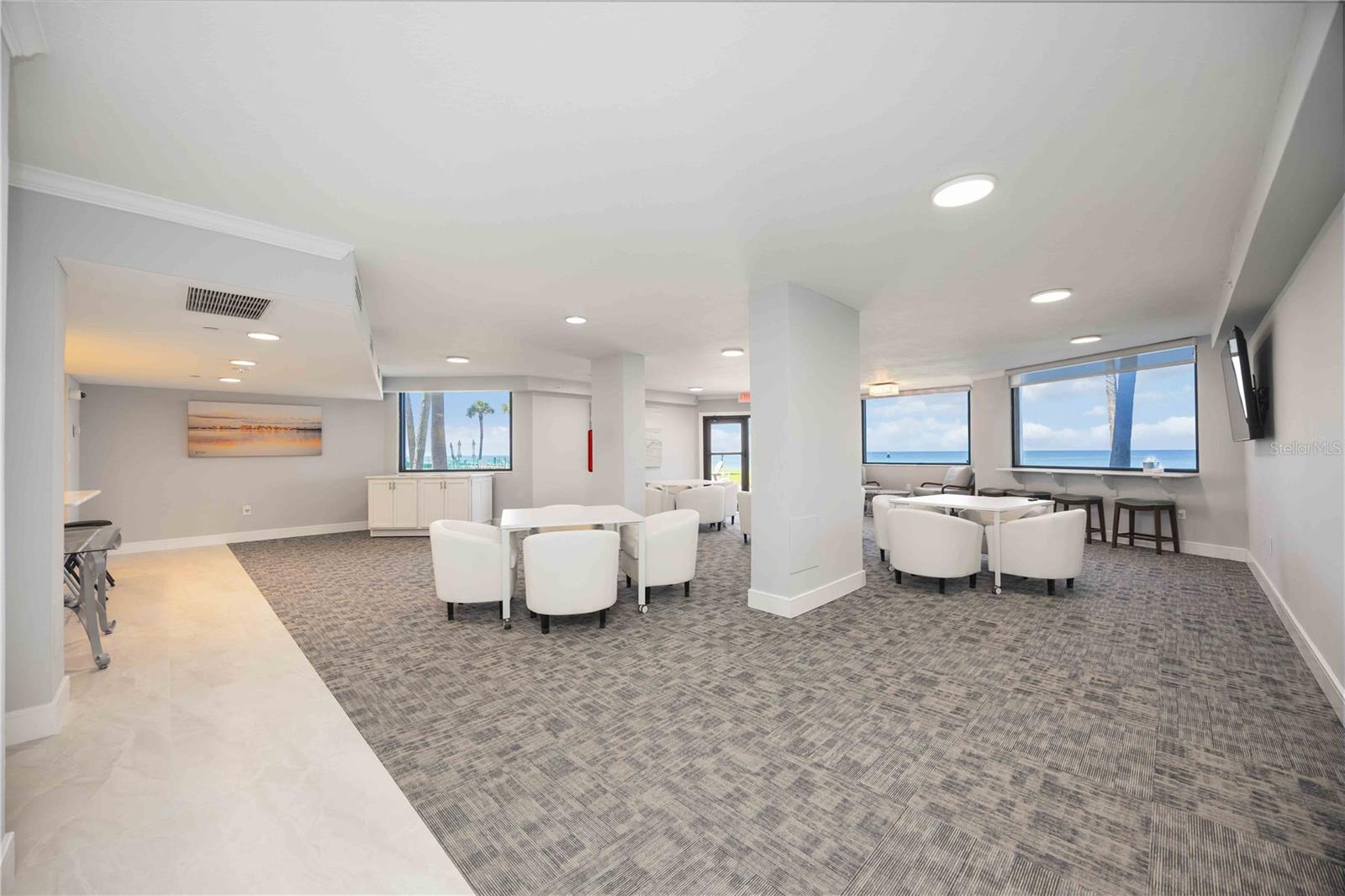 1050 LONGBOAT CLUB RD #204