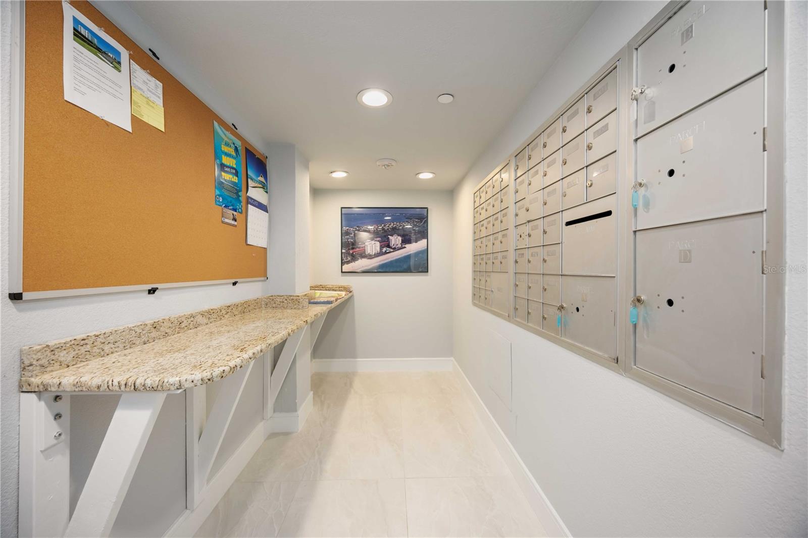 1050 LONGBOAT CLUB RD #204