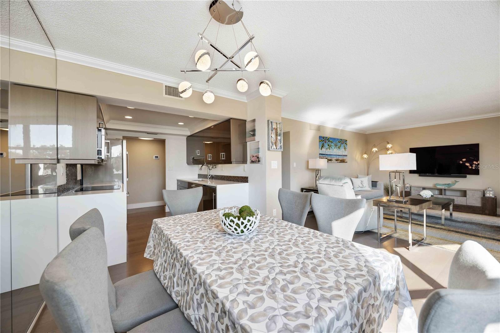 1050 LONGBOAT CLUB RD #204