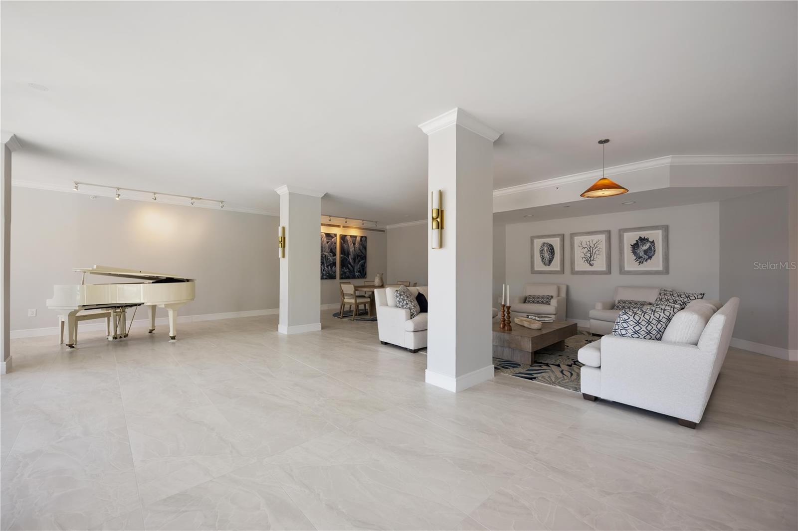 1050 LONGBOAT CLUB RD #204