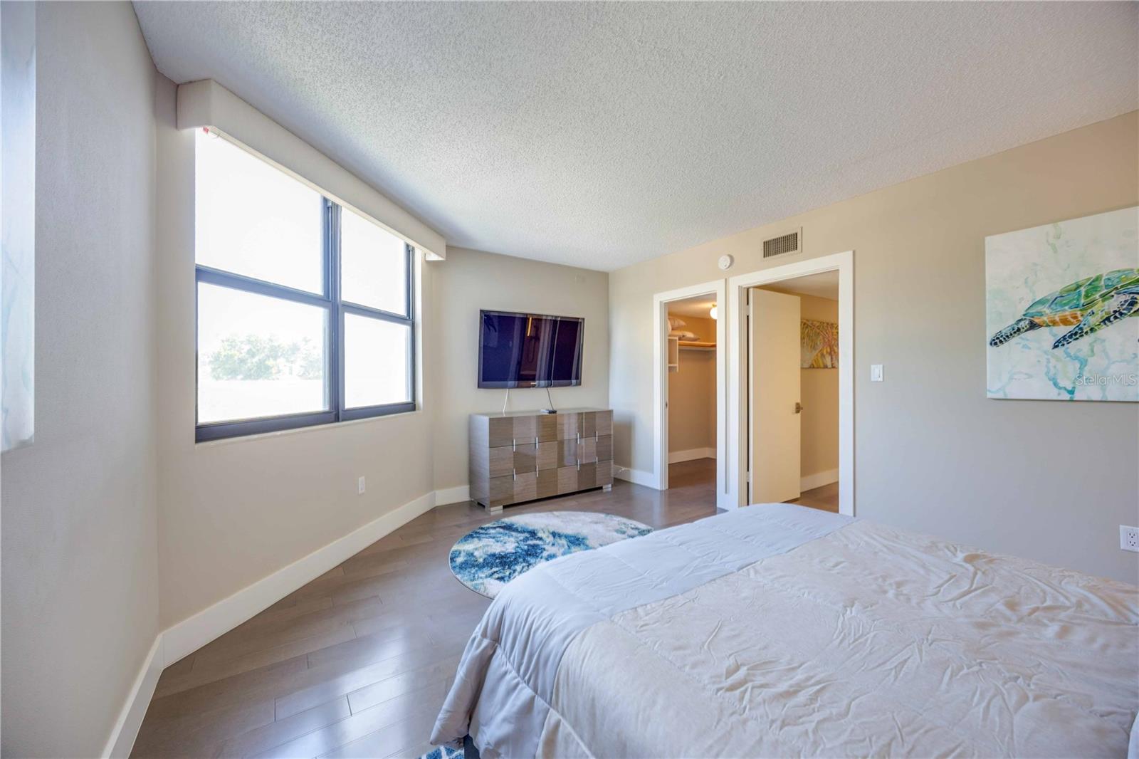 1050 LONGBOAT CLUB RD #204