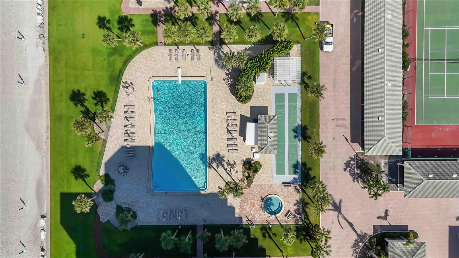 1050 LONGBOAT CLUB RD #204