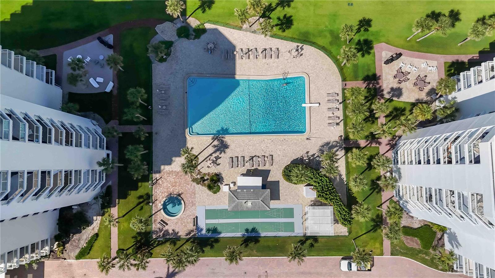 1050 LONGBOAT CLUB RD #204