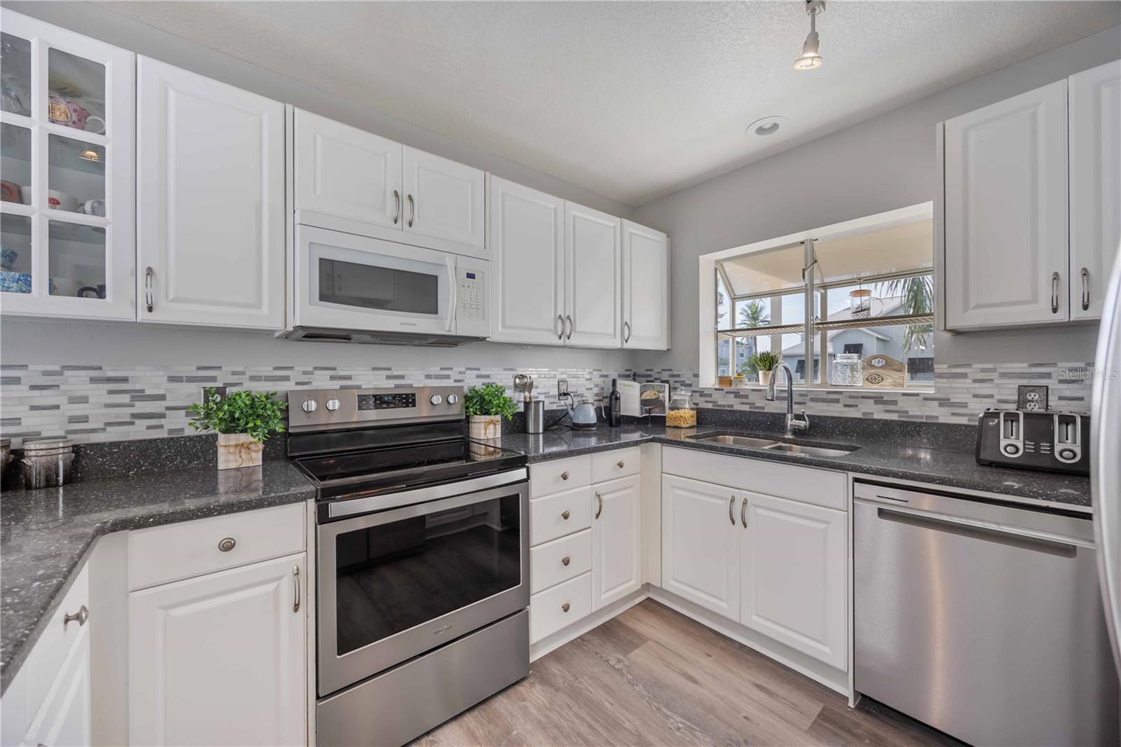 13951 HARBOR VIEW DR