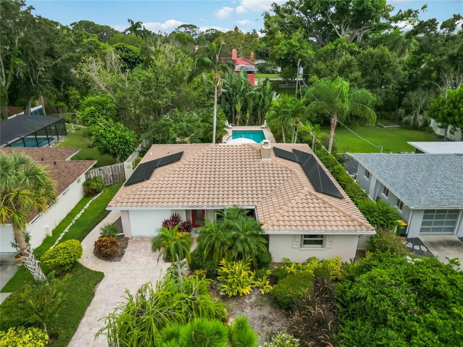 442 N SHORE DR