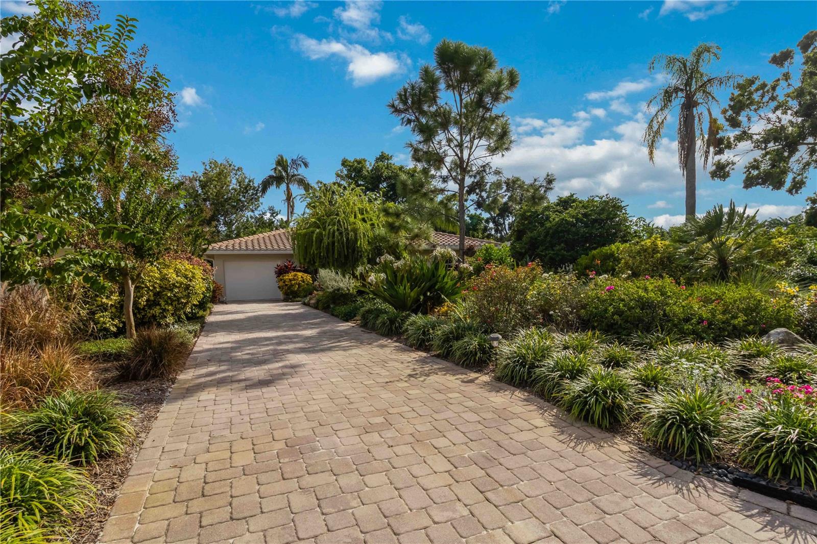 442 N SHORE DR