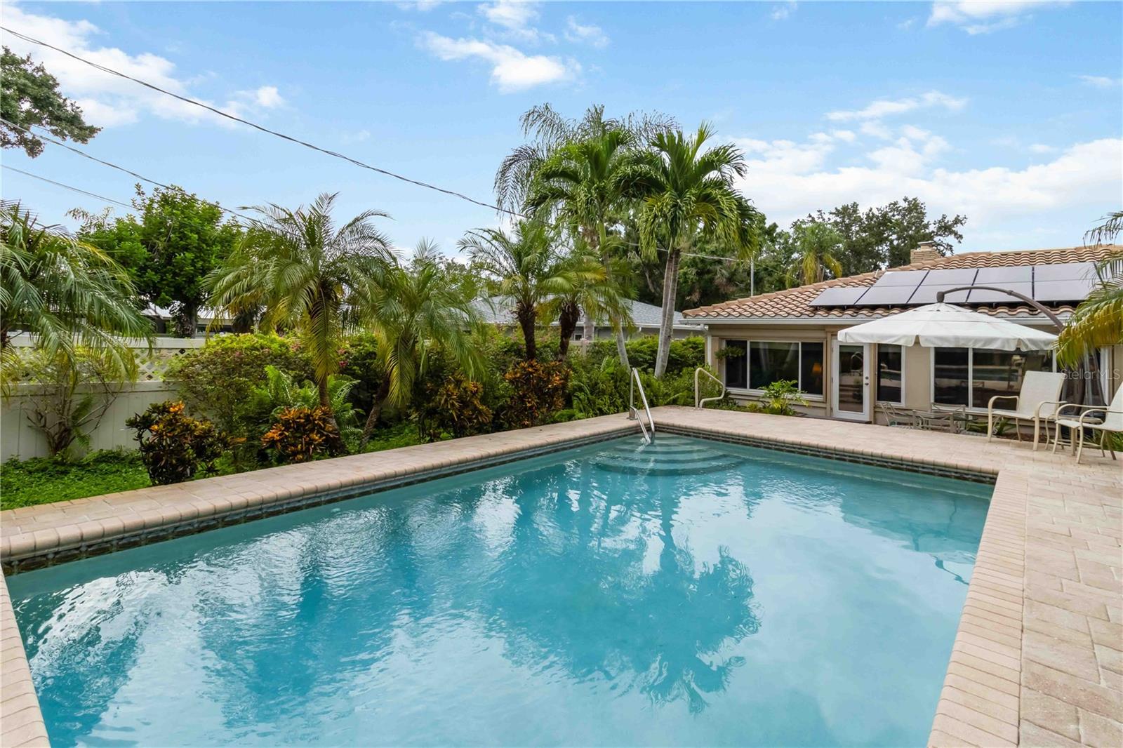 442 N SHORE DR