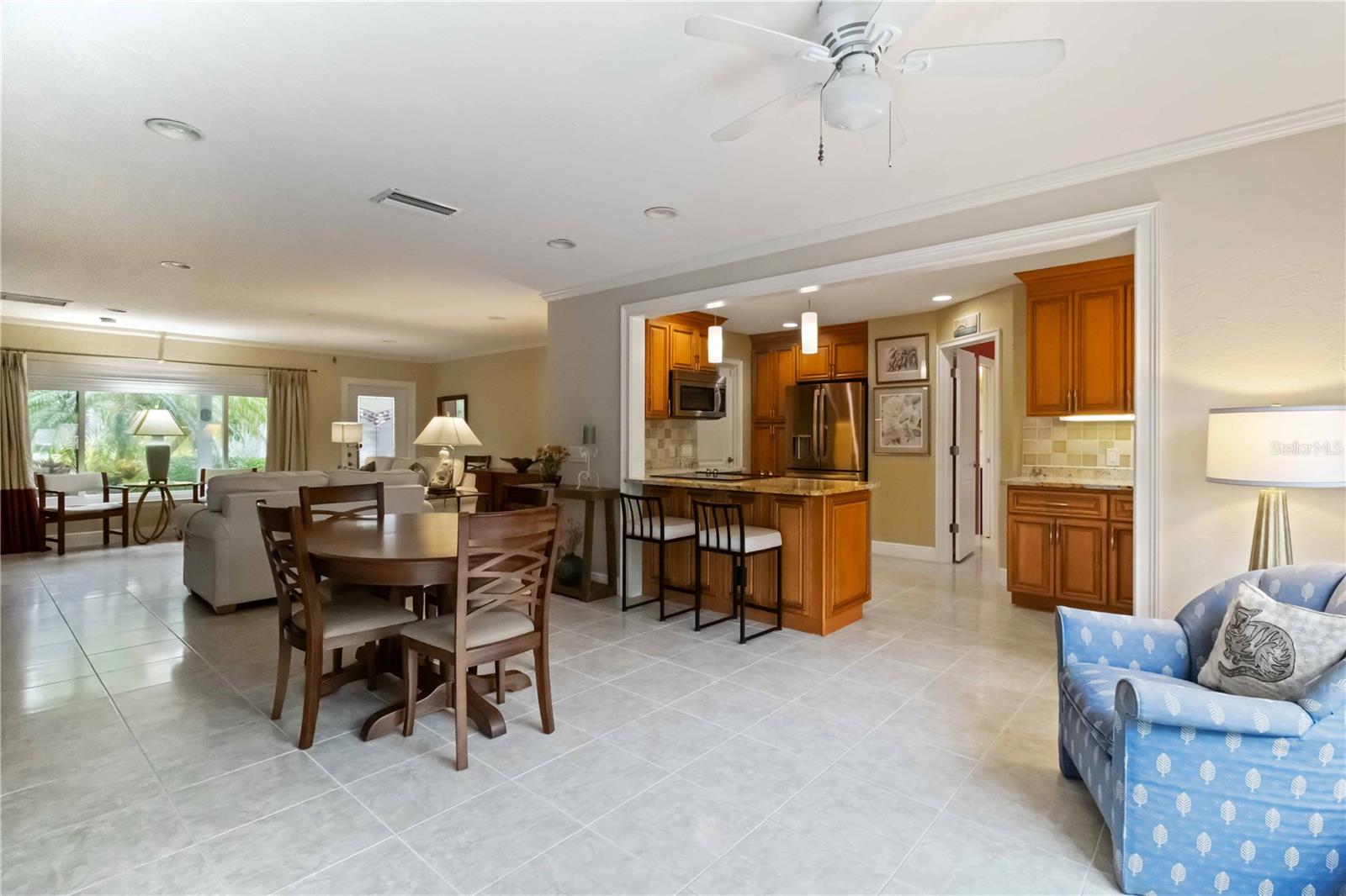 442 N SHORE DR