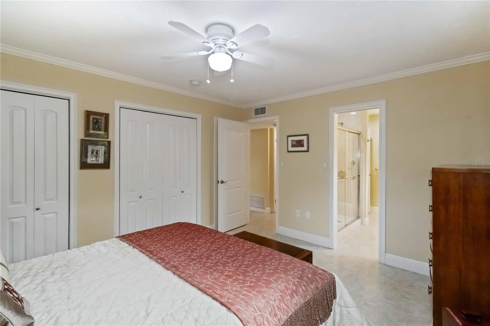 442 N SHORE DR