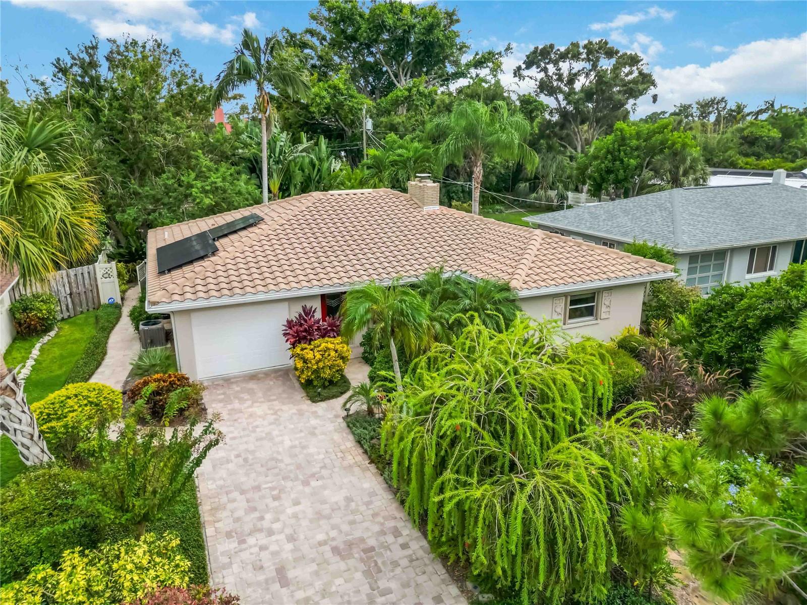 442 N SHORE DR
