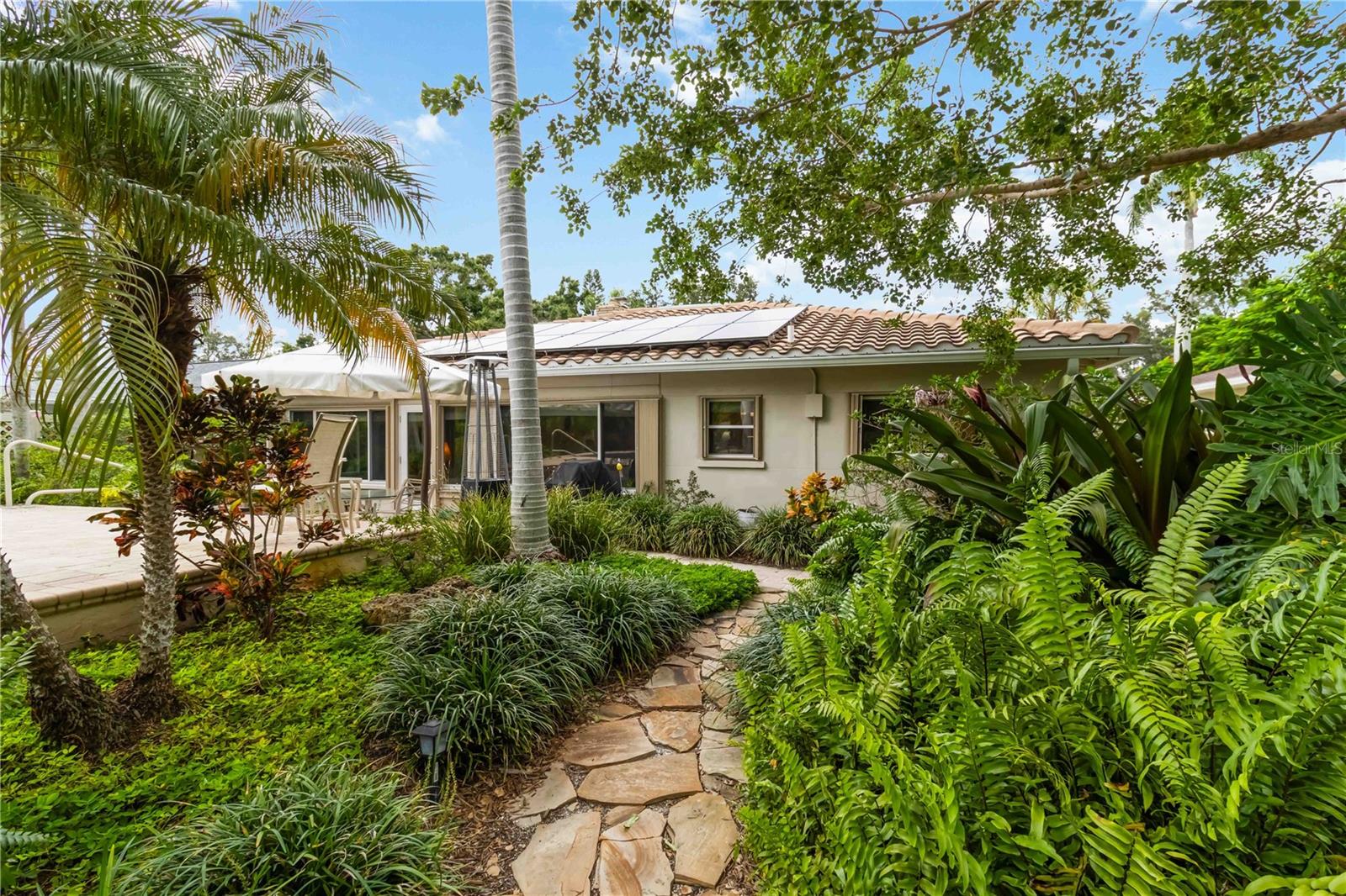 442 N SHORE DR