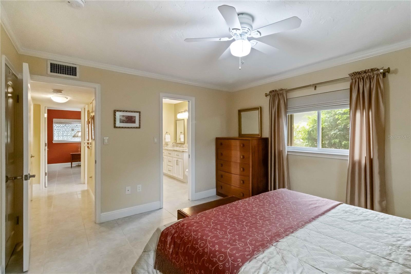 442 N SHORE DR