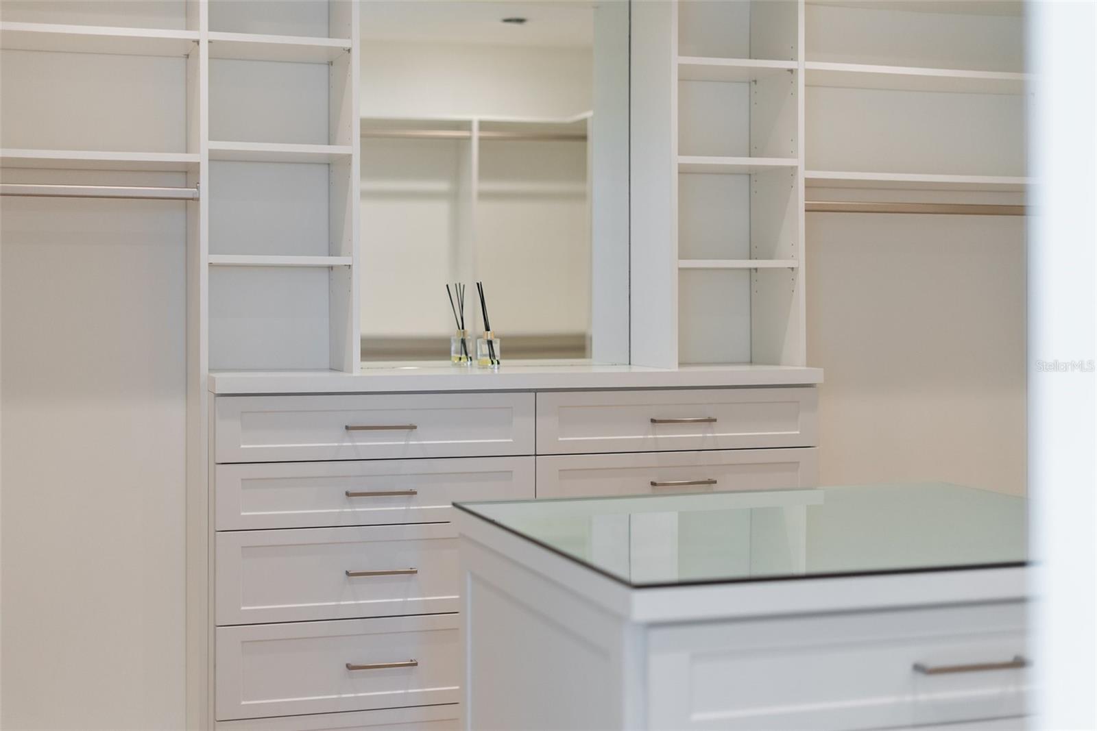 5512 AVENIDA DEL MARE