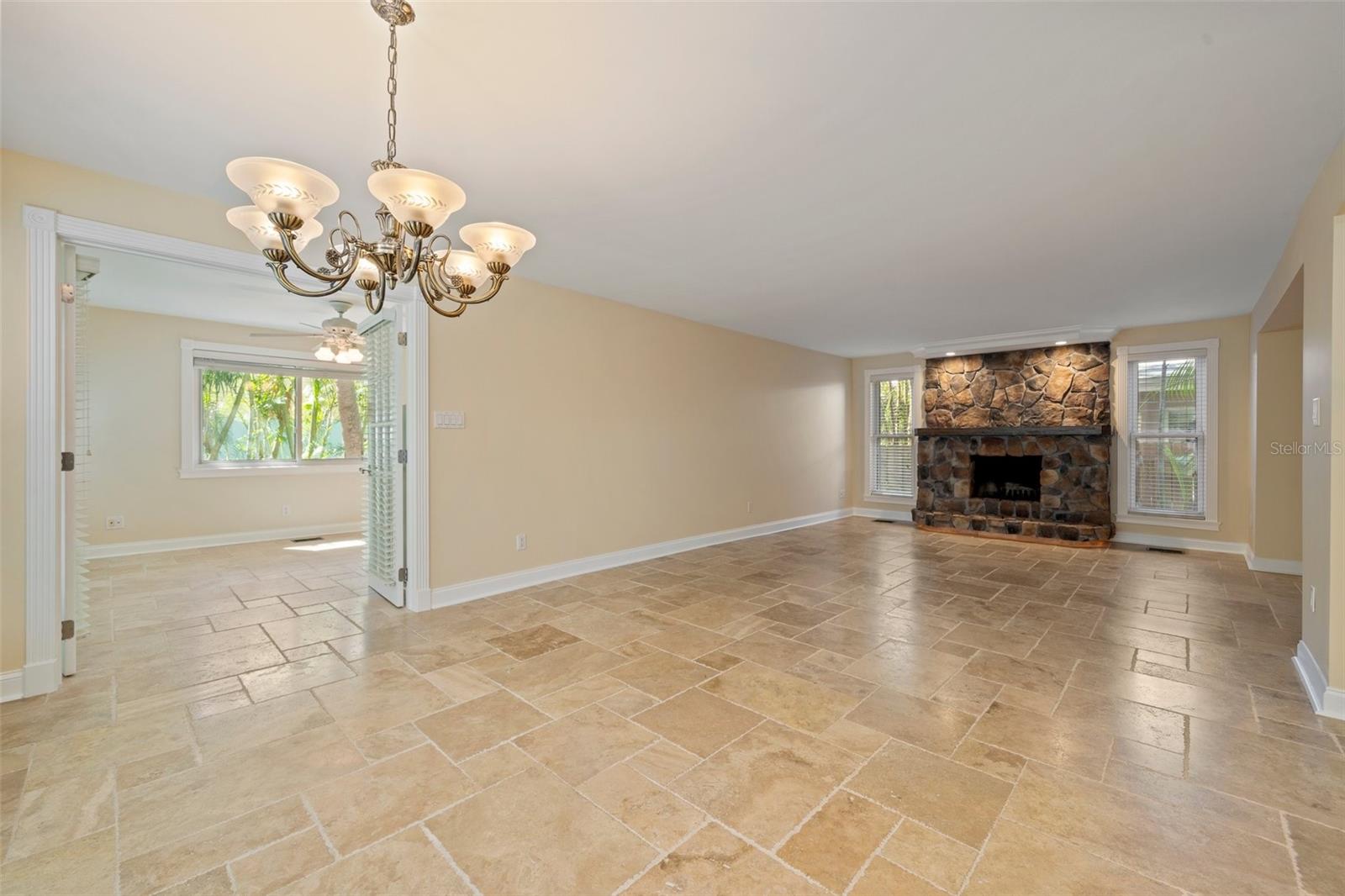 5512 AVENIDA DEL MARE