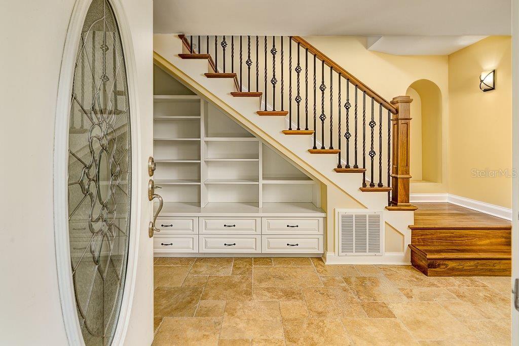 5512 AVENIDA DEL MARE