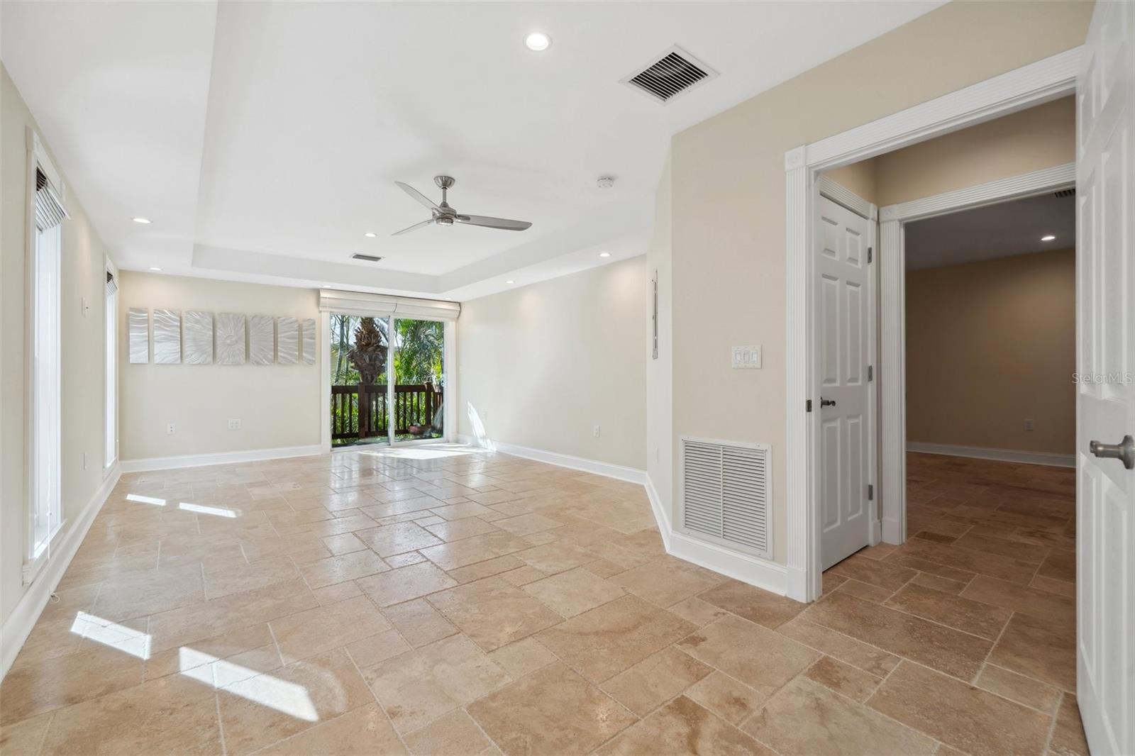 5512 AVENIDA DEL MARE