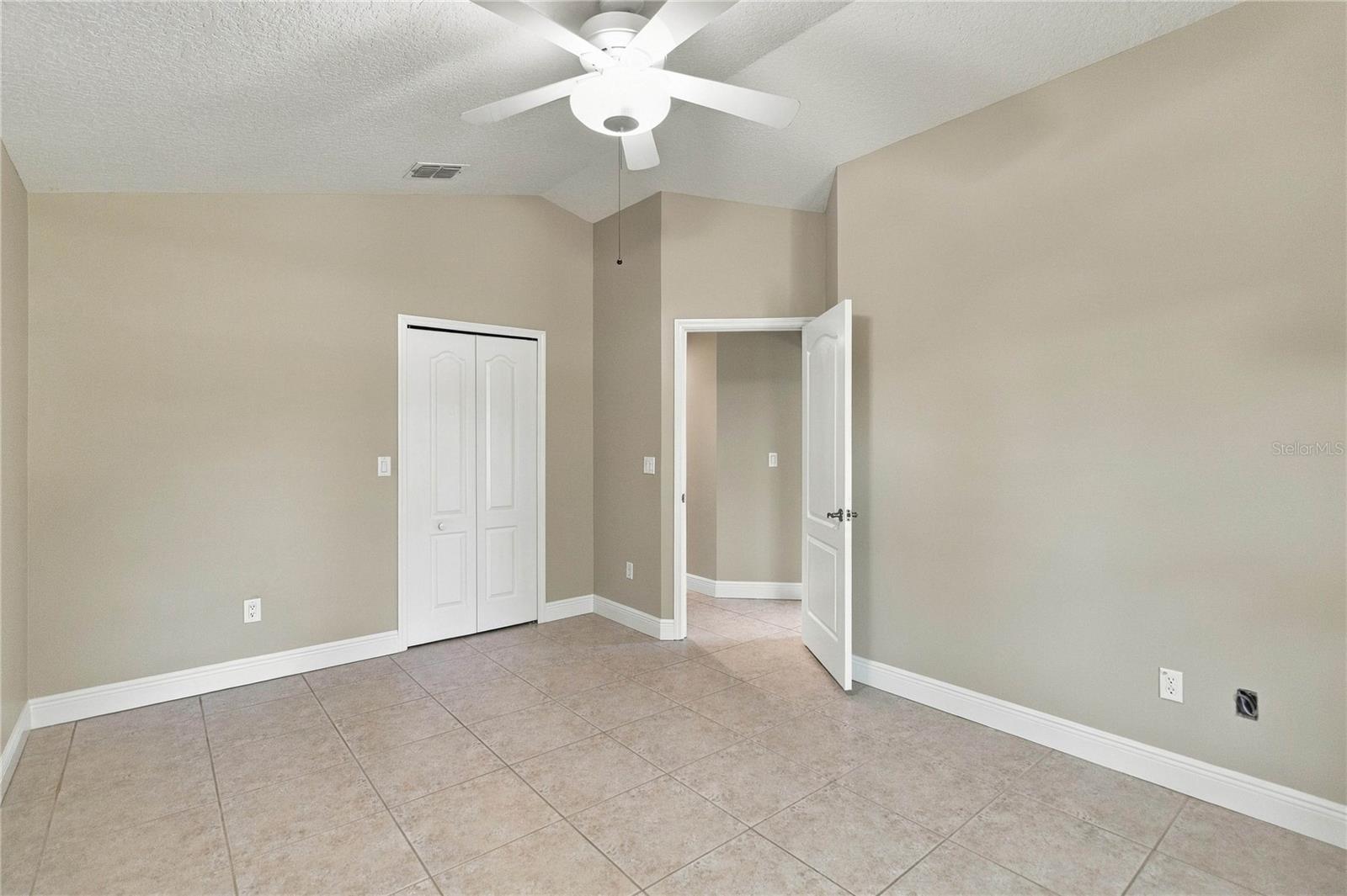 840 GROVESMERE LOOP