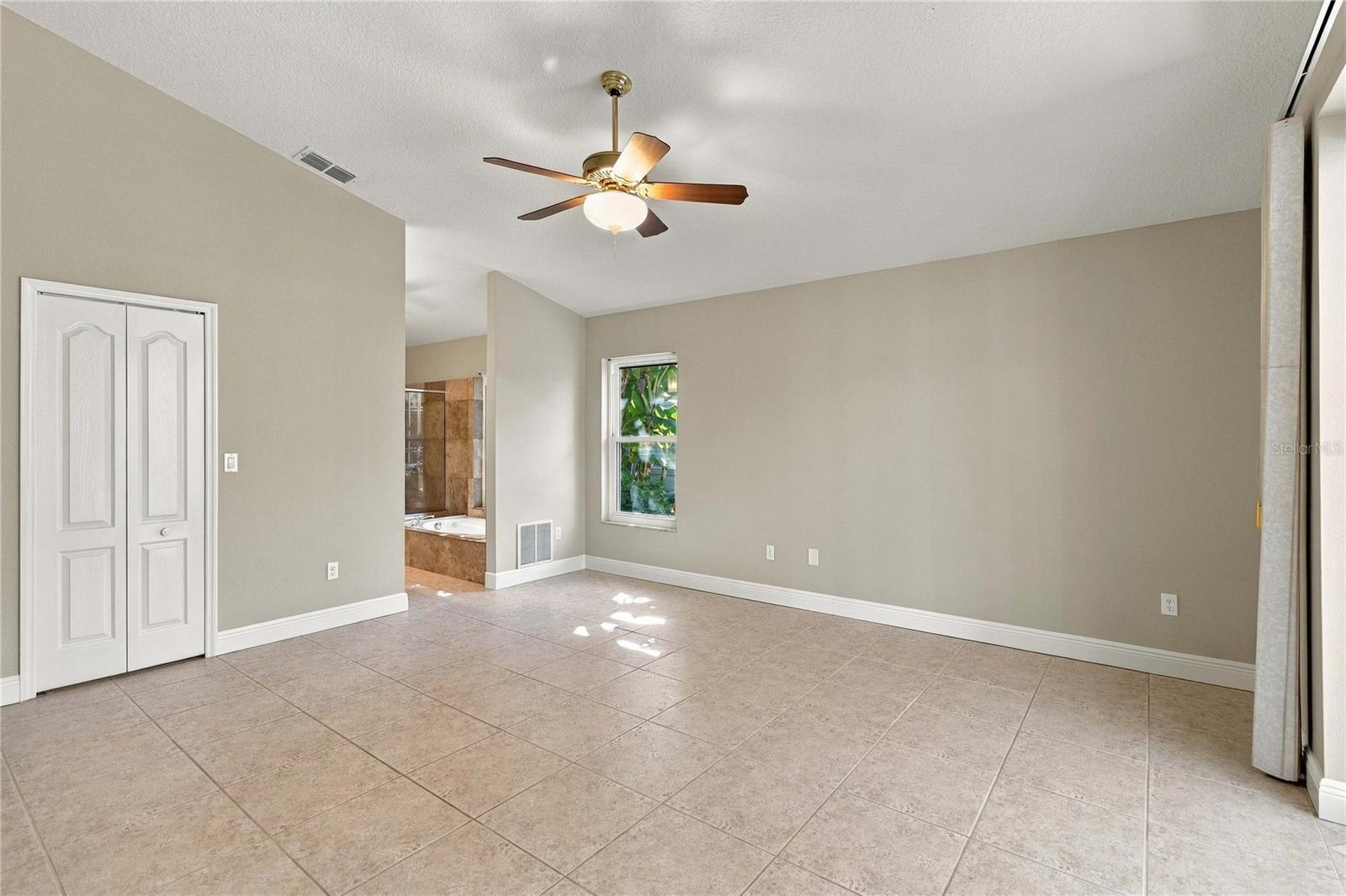 840 GROVESMERE LOOP
