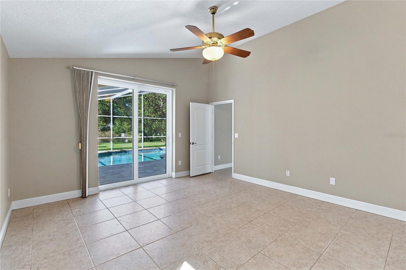 840 GROVESMERE LOOP