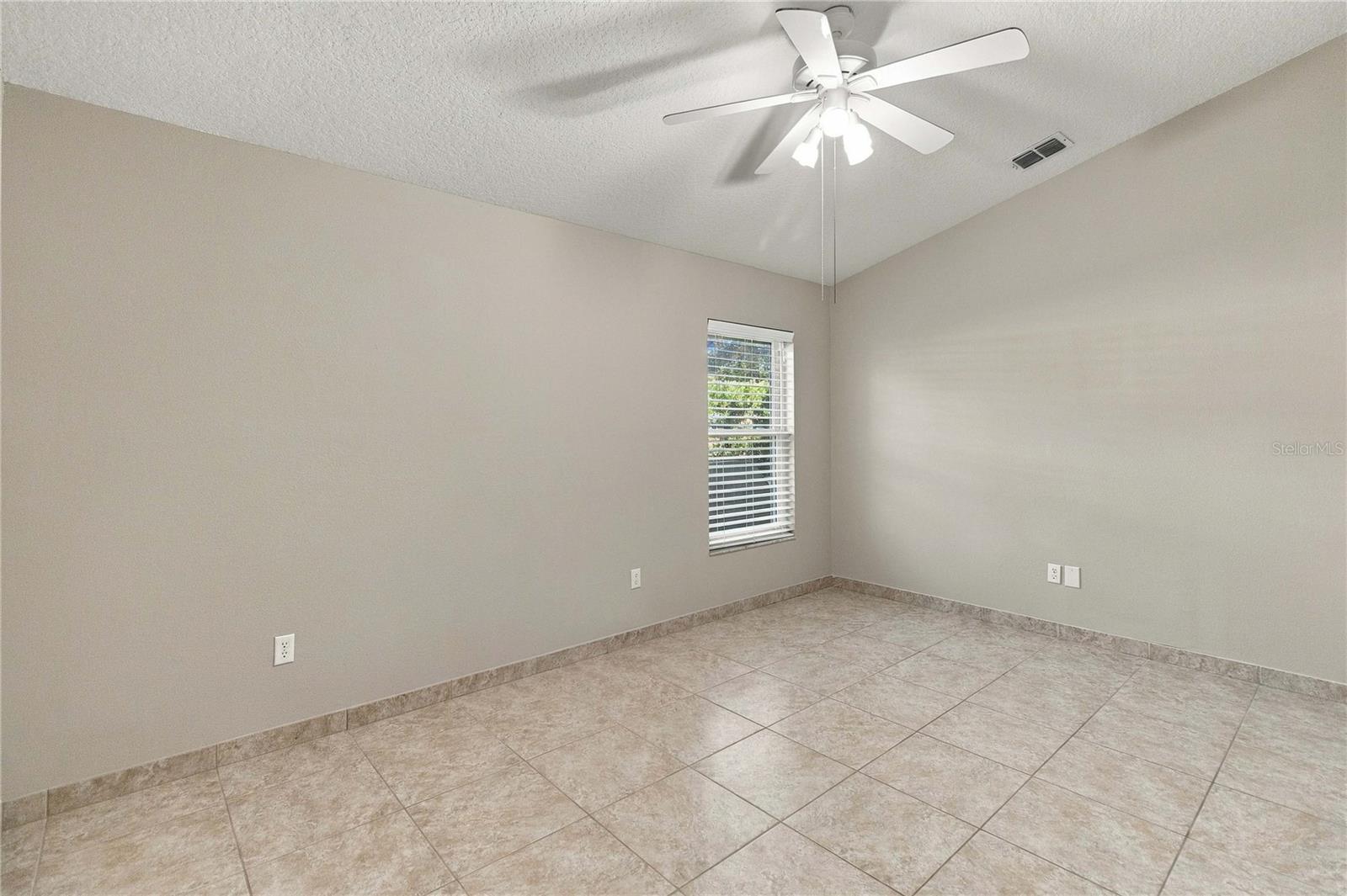 840 GROVESMERE LOOP