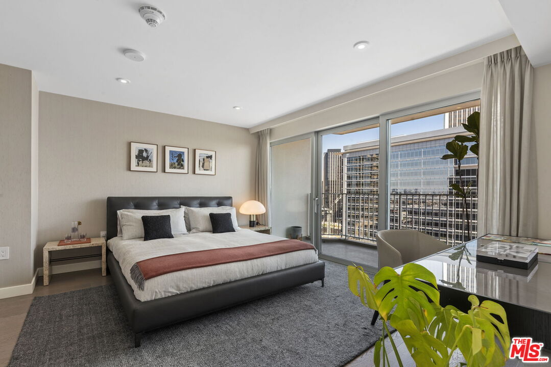 2025 Avenue Of The Stars Unit: 1205