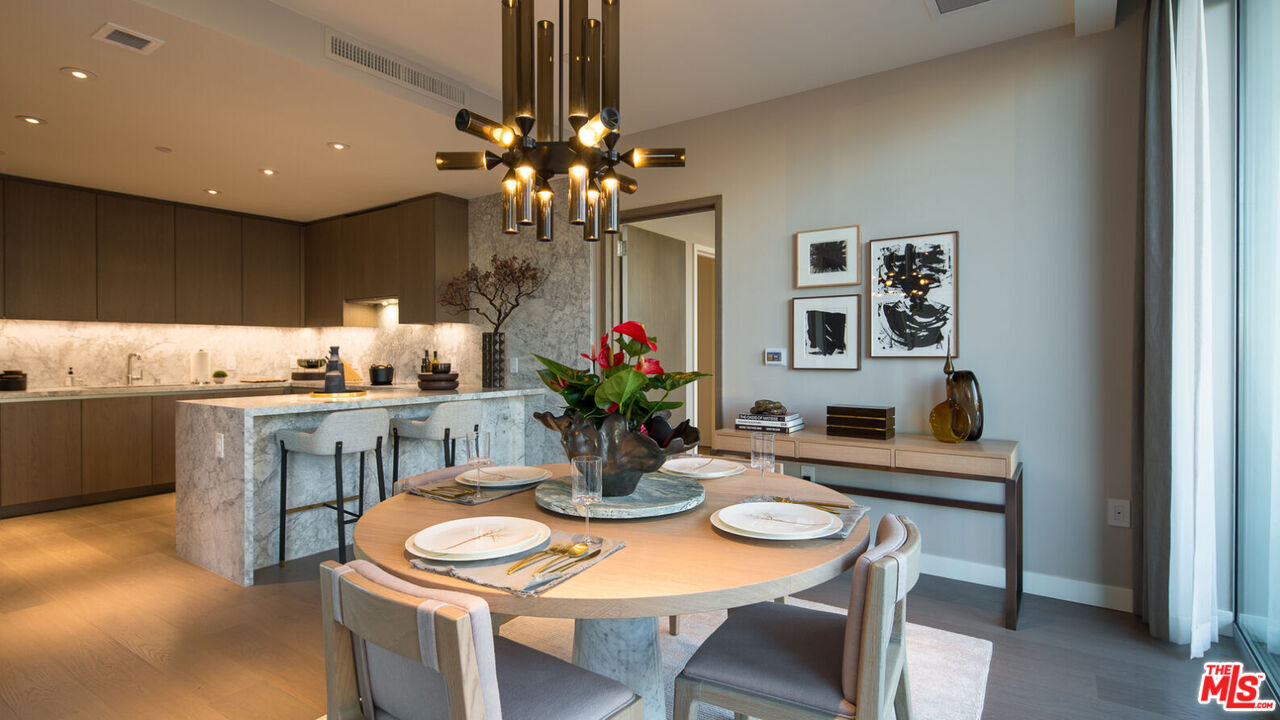 2025 Avenue Of The Stars Unit: 1601