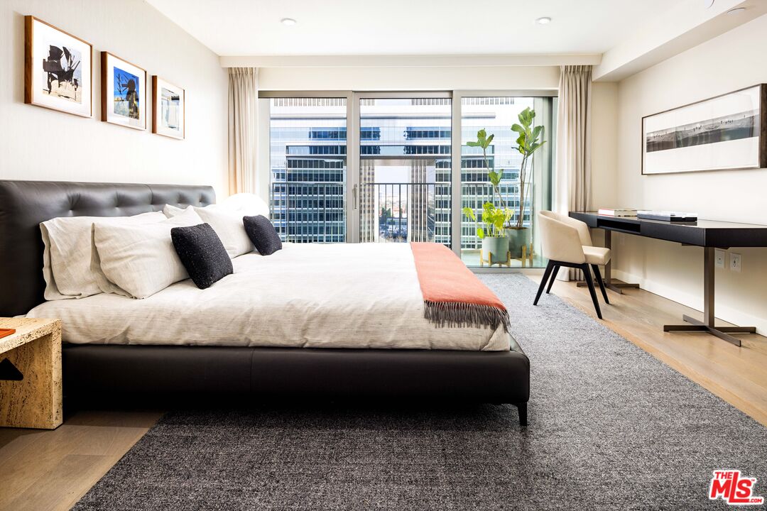 2025 Avenue Of The Stars Unit: 1601