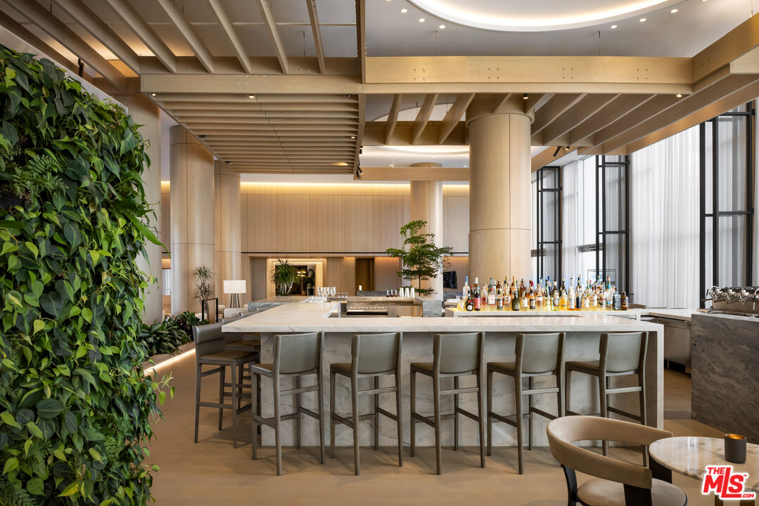 2025 Avenue Of The Stars Unit: 1408