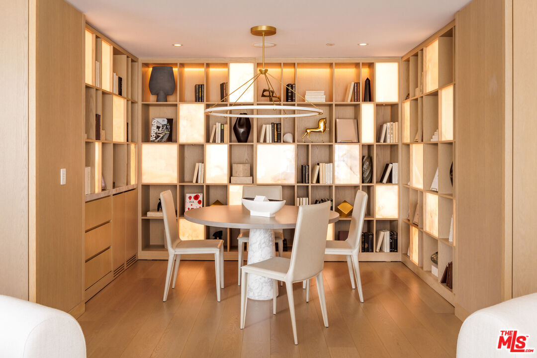 2025 Avenue Of The Stars Unit: 1408