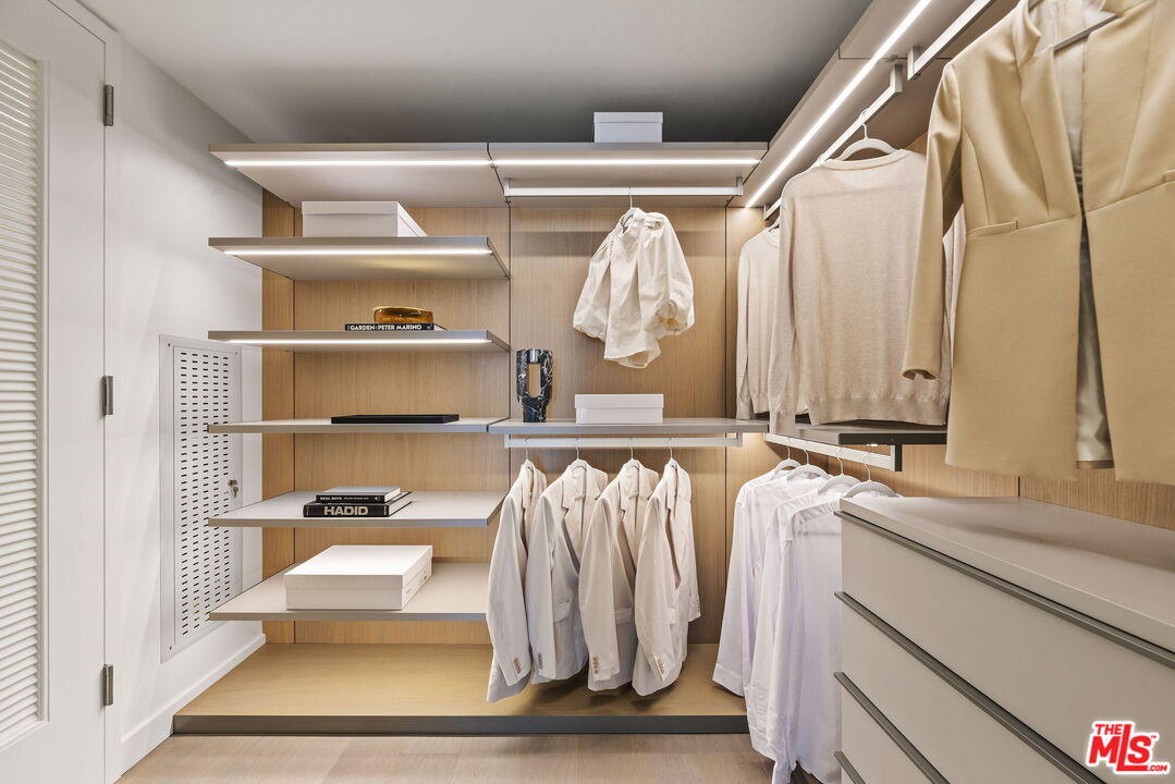 2025 Avenue Of The Stars Unit: 1408