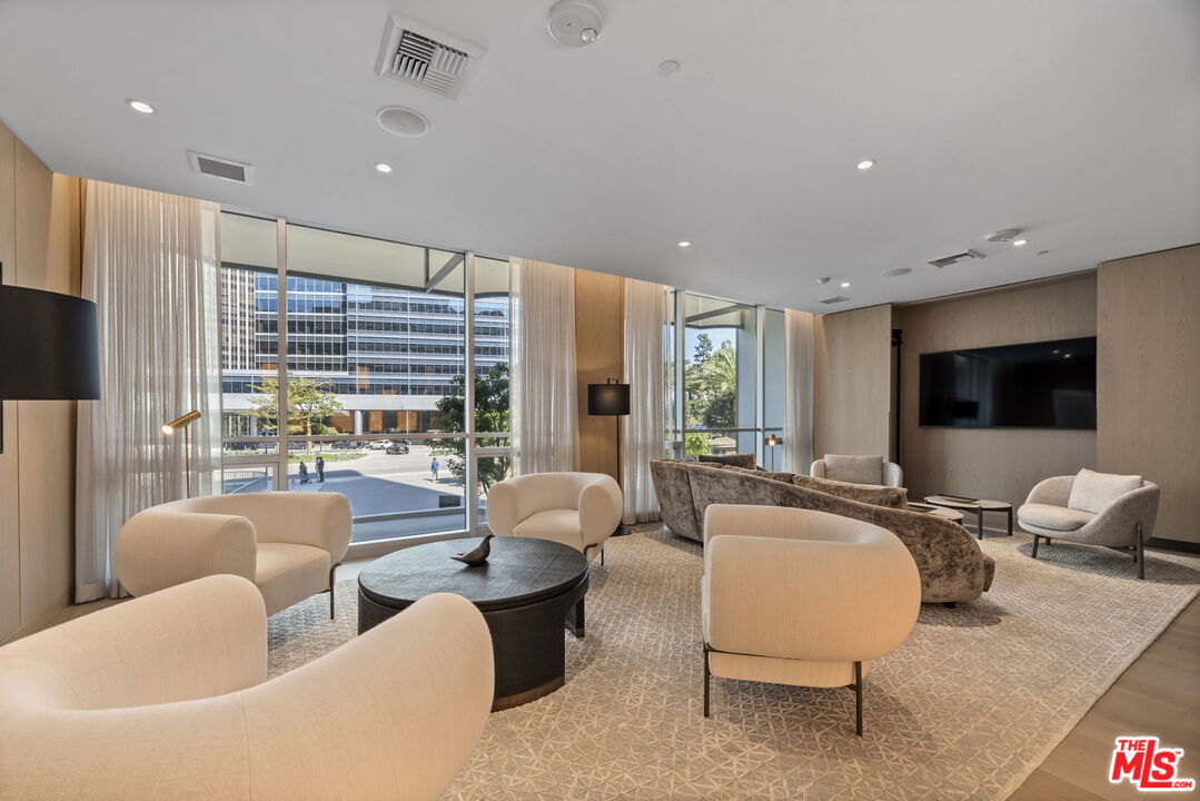 2025 Avenue Of The Stars Unit: 1404