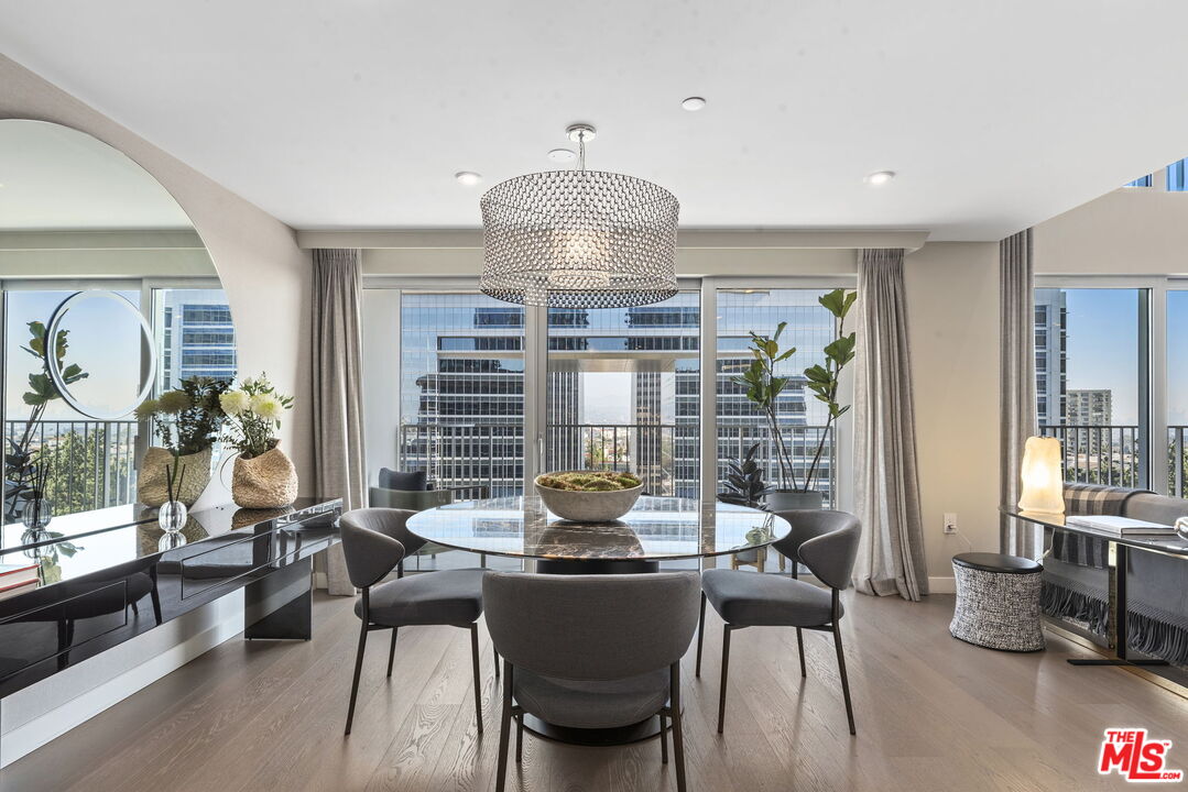 2025 Avenue Of The Stars Unit: 1404