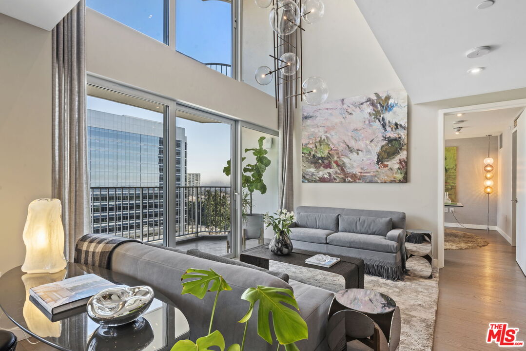 2025 Avenue Of The Stars Unit: 1404