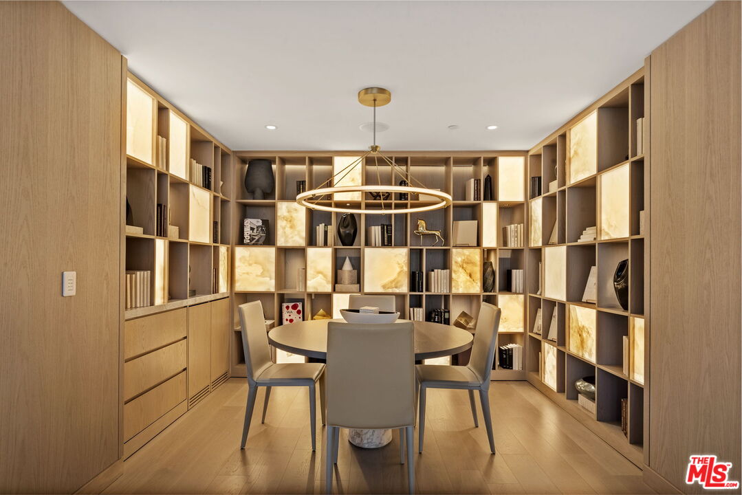 2025 Avenue Of The Stars Unit: 1404