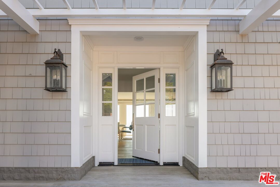27086 Malibu Cove Colony Dr