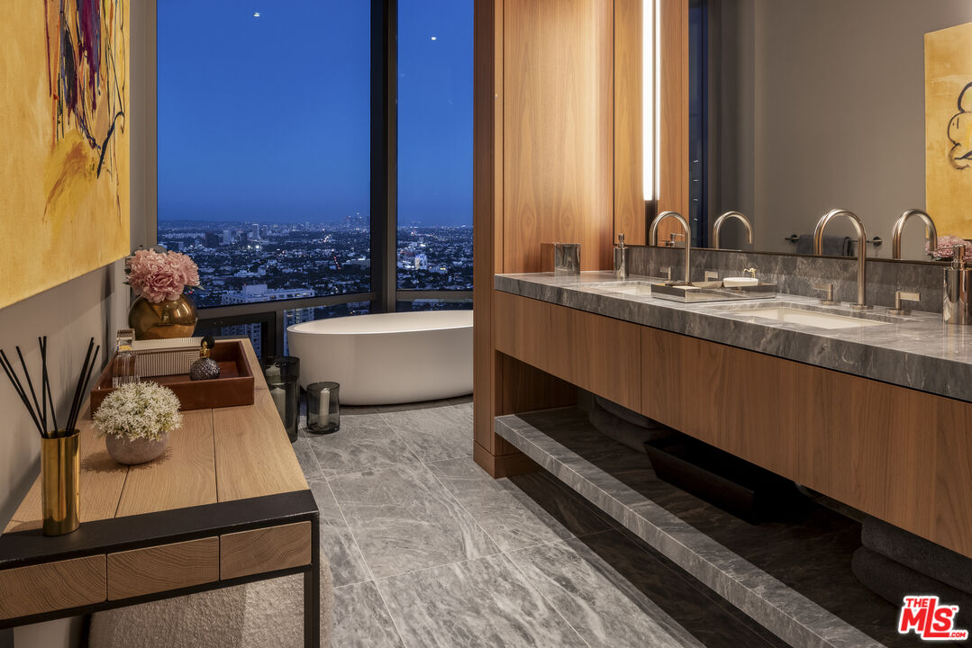 211 Elm Court Unit: 34C