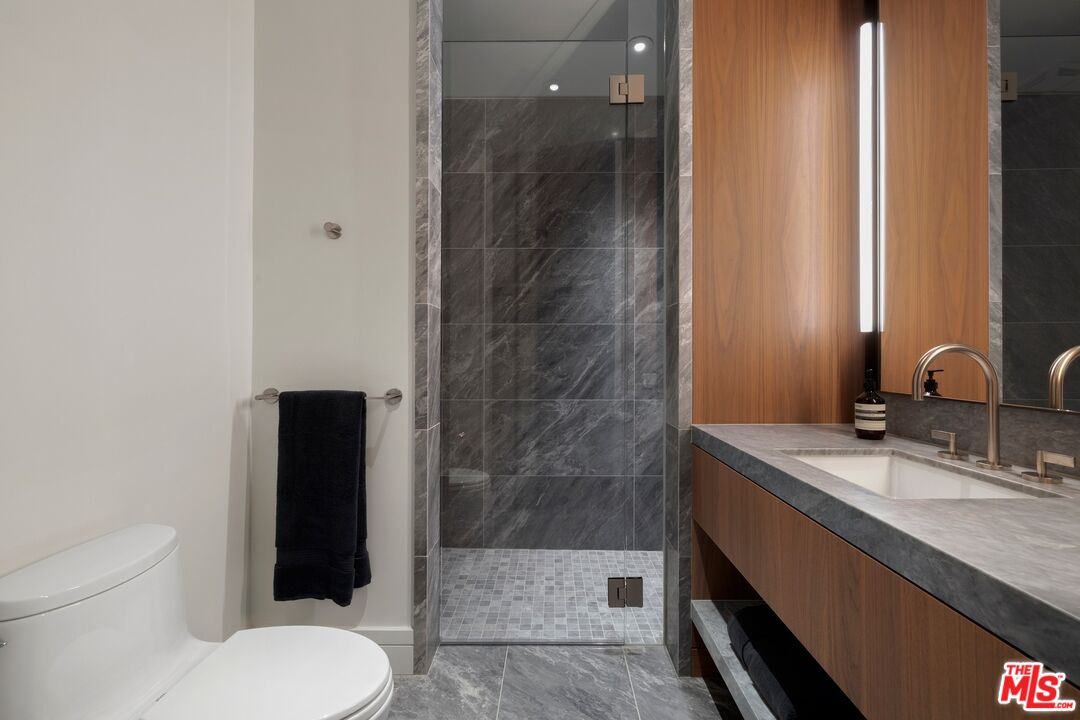 211 W Elm Ct Unit: 28A