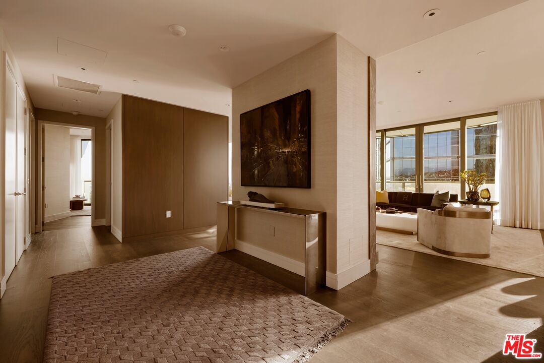 211 W Elm Ct Unit: 28A