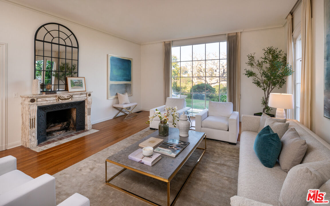 528 Chautauqua Blvd