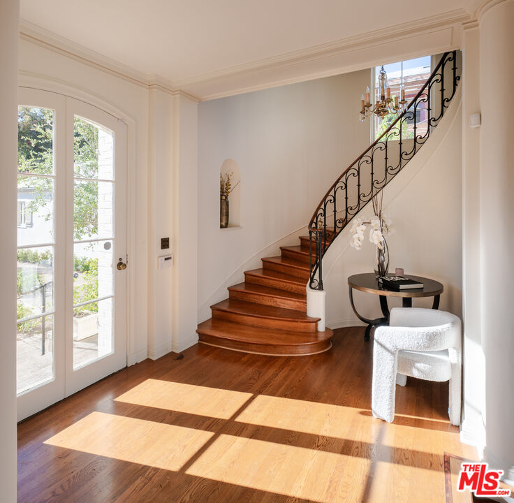 528 Chautauqua Blvd