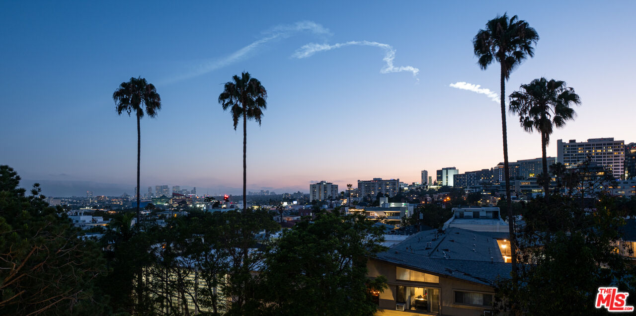 1264 N Harper Ave Unit: 305