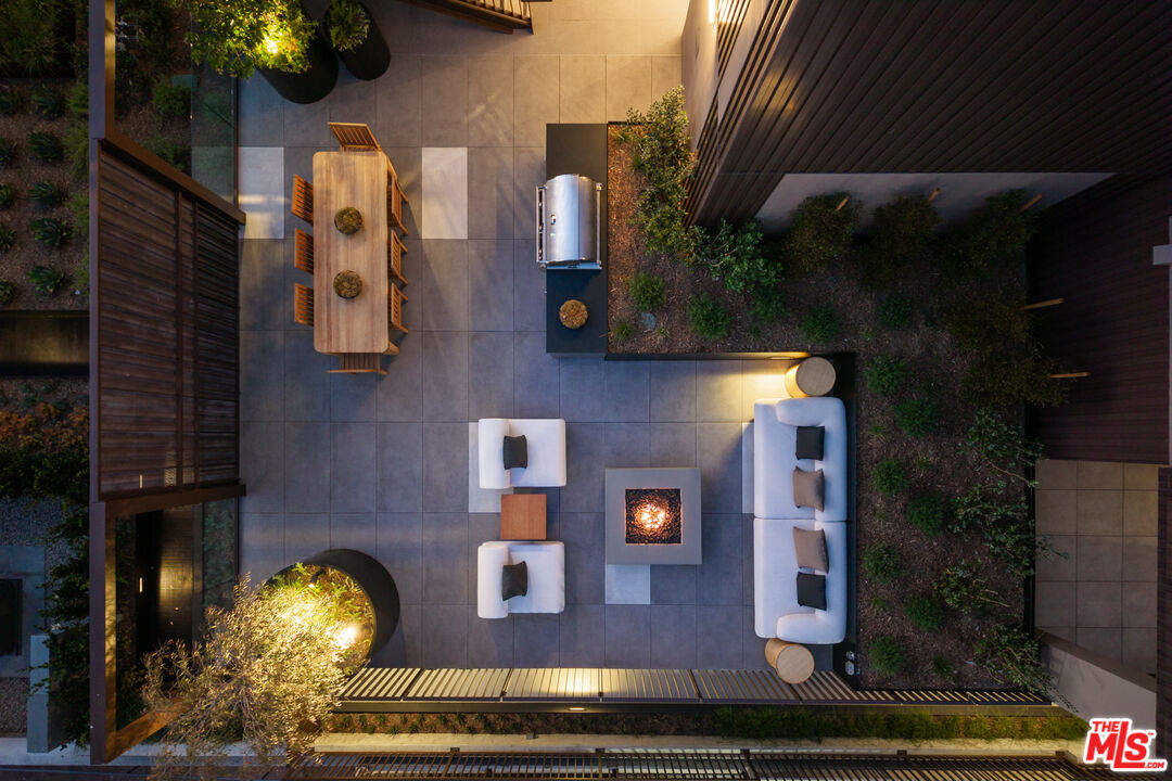 1264 N Harper Ave Unit: 305